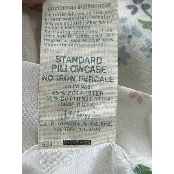 TWO Vintage 1980 Utica White Floral Pillowcases 33 x 20 Made in USA - Picture 5 of 7